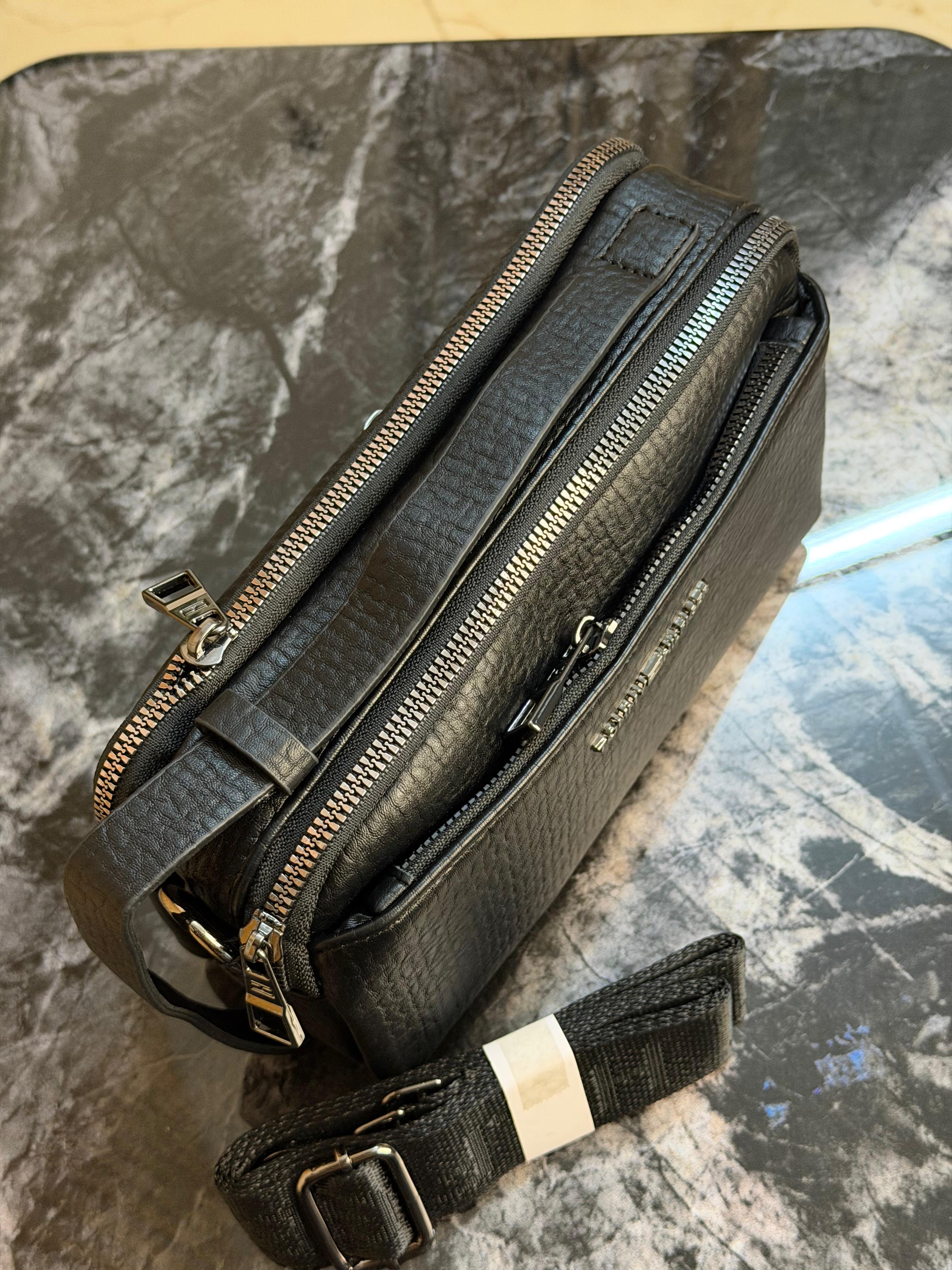 Tommy Hand Pouch