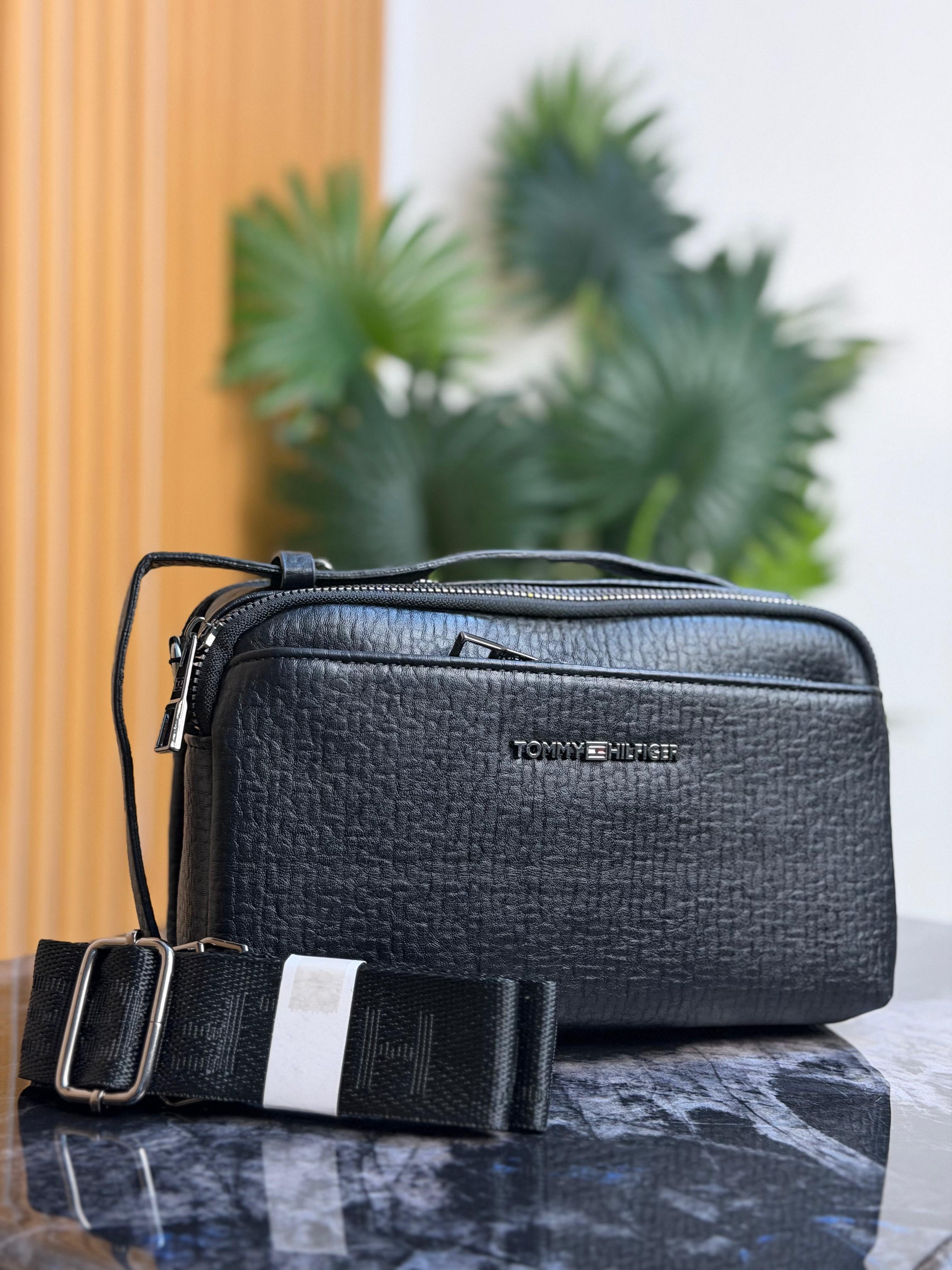 Tommy Hand Pouch